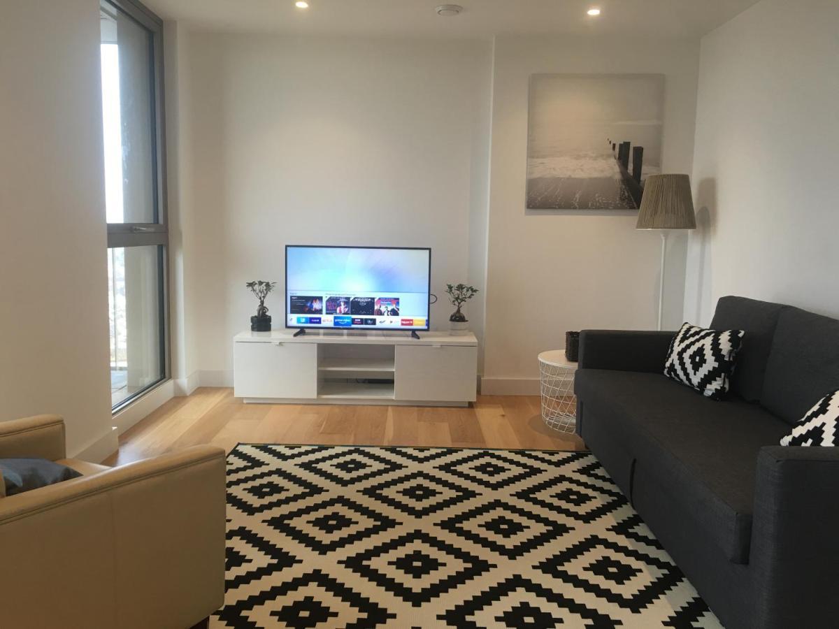 Luxurious Serviced Apartment In Croydon Esterno foto
